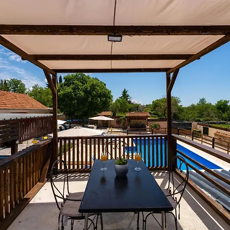 Сasa de vacaciones My Dalmatia - Burgija With Private Swimming Pool *