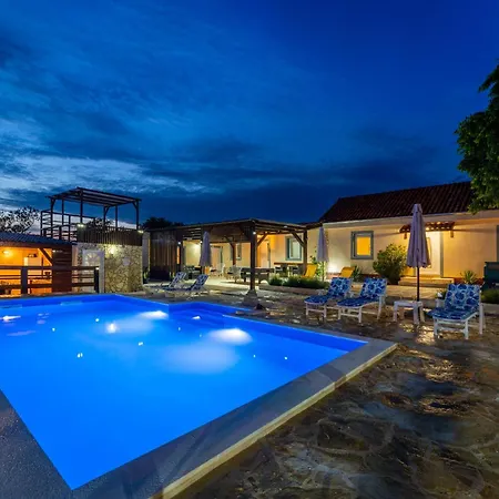My Dalmatia - Burgija With Private Swimming Pool بنكوفاتش