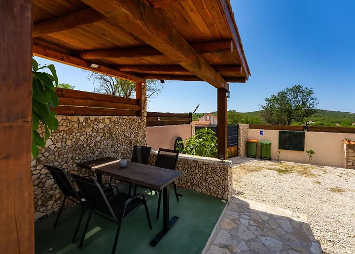 My Dalmatia - Burgija With Private Swimming Pool Бенковац