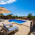 My Dalmatia - Burgija With Private Swimming Pool Prázdninový dům *