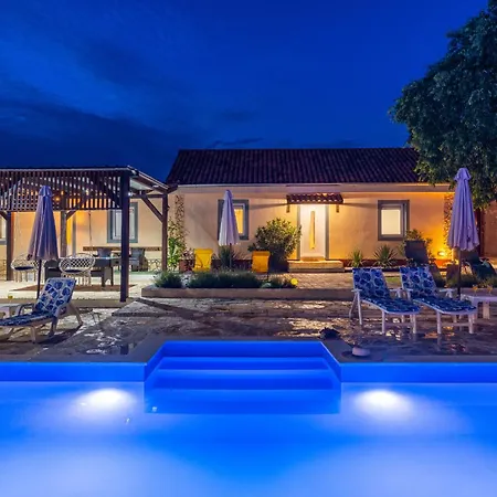 My Dalmatia - Burgija With Private Swimming Pool 別荘