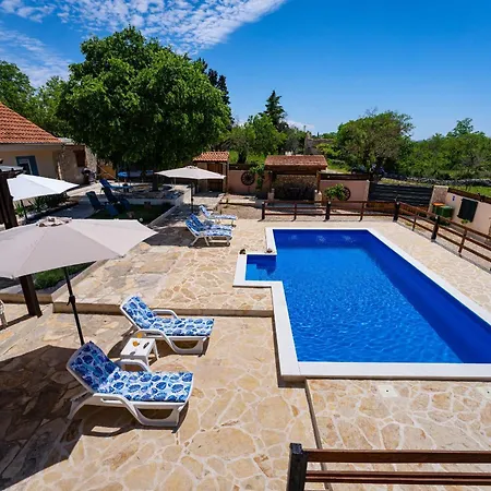 別荘 My Dalmatia - Burgija With Private Swimming Pool *