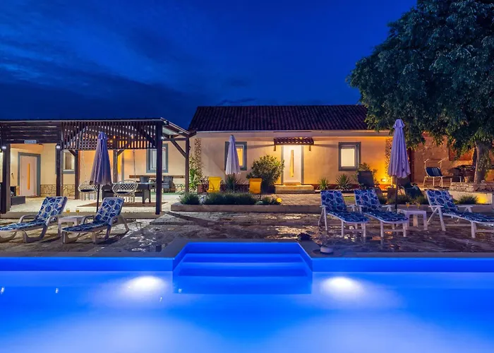 My Dalmatia - Burgija With Private Swimming Pool Vikendica