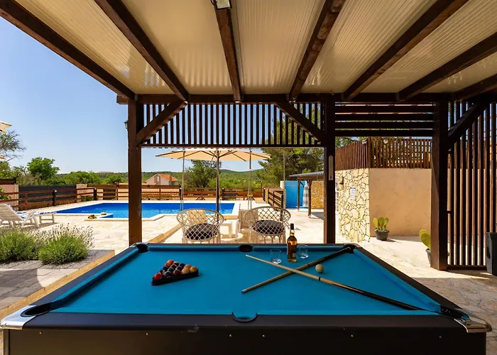 My Dalmatia - Burgija With Private Swimming Pool Vikendica Benkovac